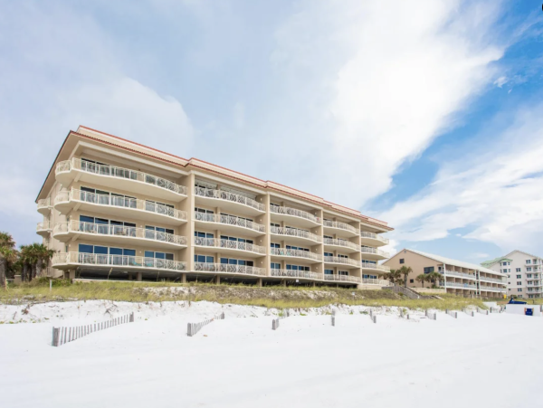 Destin Beach Vacation Condo Rental 4 bedrooms Sleeps 12
